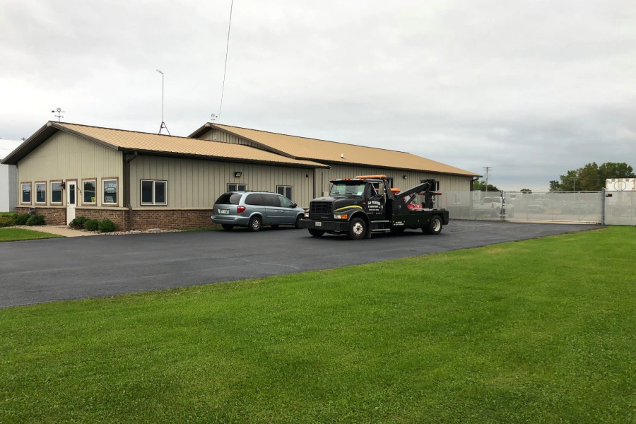 Recovery Towing Service Experts in Little Chute, WI